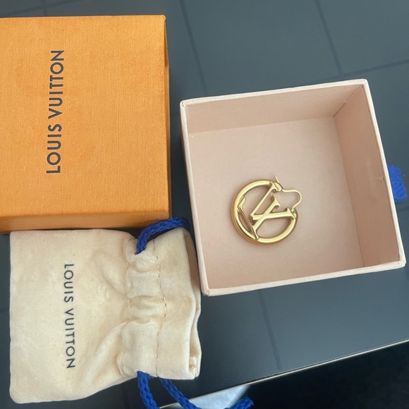 Single original PM Louise LV earring. - Picture 2 of 6